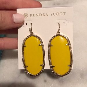 Kendra Scott Danielle Earrings (yellow)